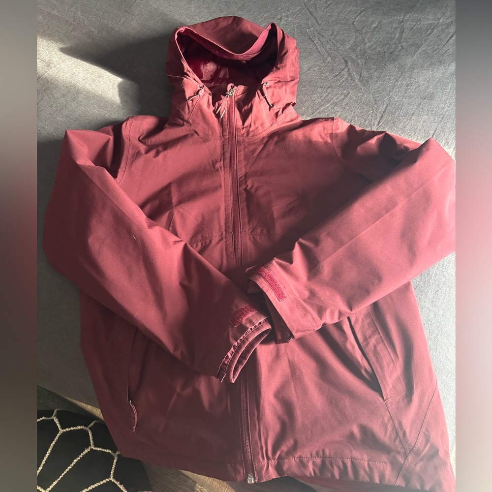 The North Face Women’s 2 in 1 winter jacket